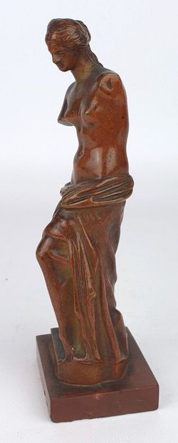 null Venus de Milo.

Statuette en bronze à patine médaille.

XIXème siècle.

H_15,5...