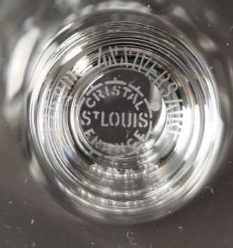 null SAINT-LOUIS.

Partie de service de verres en cristal taillé, modèle "Caton",...