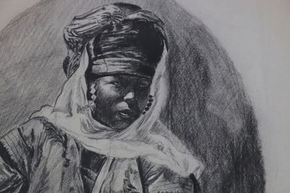 null Maurice JOINET (1904-1974).

Femme d'Afrique du Nord.

Dessin au fusain, signé...