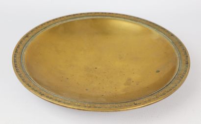null Just ANDERSEN (1884-1943), Danemark.

Coupe en bronze.

D_23,5 cm