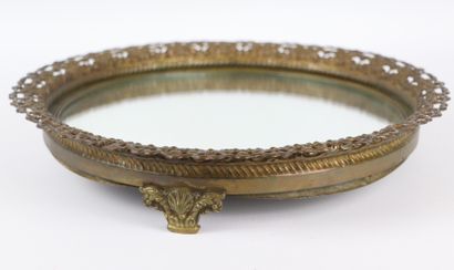 null Surtout de table en bronze et fond de miroir.

Vers 1840.

D_29 cm