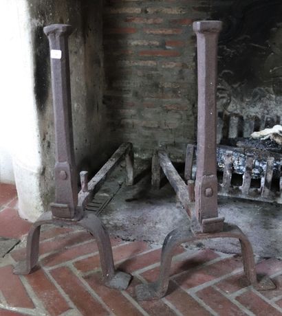 null Paire de landiers, nécessaire de cheminée, pare-feu, soufflet et seau à charbon...