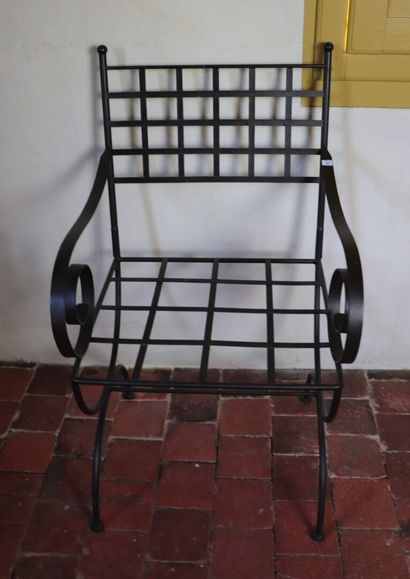 null Paire de fauteuils en fer forgé.

H_94 cm L_52,5 cm