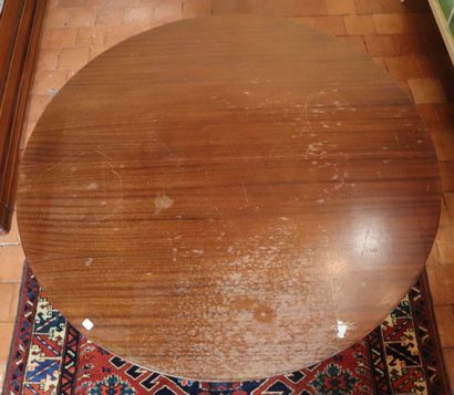 null Table en bois teinté acajou et application de bronze doré, pouvant recevoir...