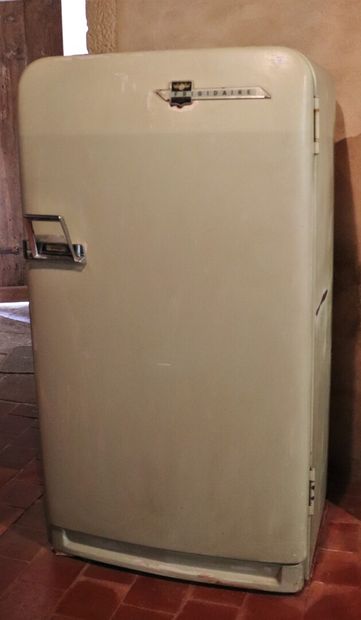 null Réfrigérateur FRIGIDAIRE, ancien modèle 

H_145 cm l_78 cm P_68,5 cm