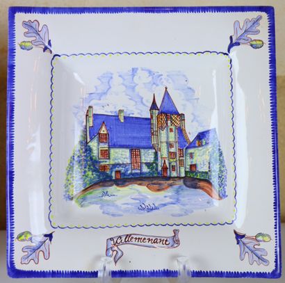 null Assiette et coupe en faïence de Guérigny à décor du château de Villemenant.

On...