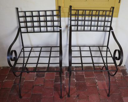 null Paire de fauteuils en fer forgé.

H_94 cm L_52,5 cm