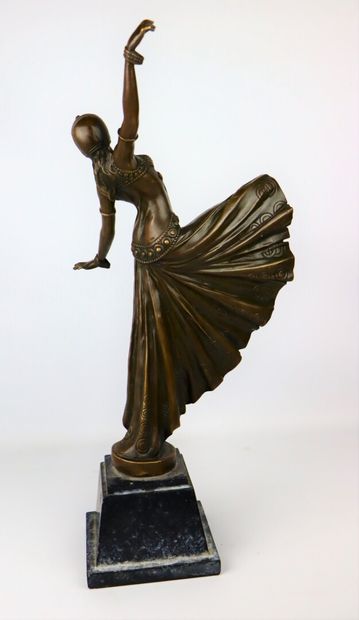 null Demeter CHIPARUS (188--1947), d'après. 

Danseuse.

Bronze à patine brune signé...