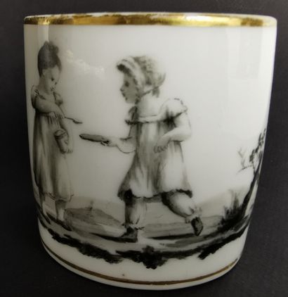 null PARIS, manufacture de DAGOTY et E. HONORE (1810-1819).

Tasse et sa sous-tasse...