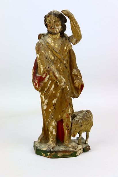 null Réunion de trois statues religieuses comprenant : 

- Christ en douleur, 

Sculpture...