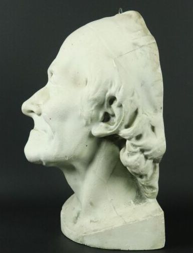 null Buste d'applique de Voltaire en plâtre sculpté.

Fin du XIXème siècle.

H_32,5...