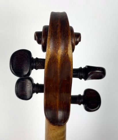 null Violon allemand du XVIIIème siècle, attribué à George Kloz.

Il porte une étiquette...