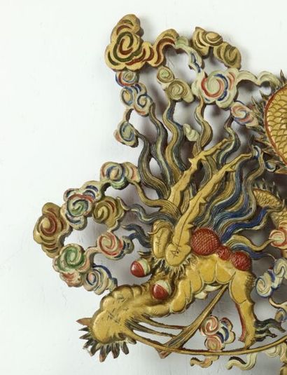 null CHINE.

Paire d'importants motifs ornementaux figurant des dragons en bois sculpté...