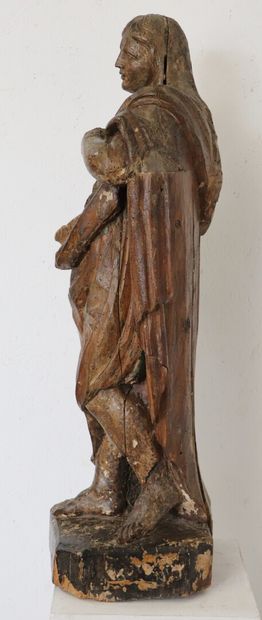 null Statue en bois sculpté et mouluré représentant une sainte femme.

Epoque XVIIème.

H_87...