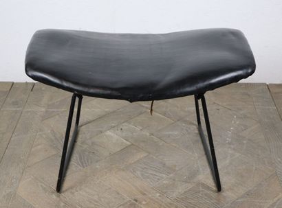 null Harry BERTOIA (1915-1948) pour KNOLL INTERNATIONAL.

Tabouret en fils d'acier...