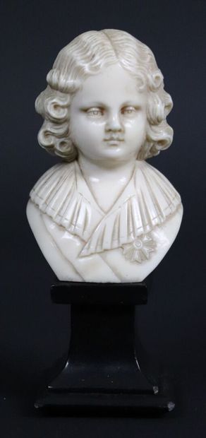 null Bust of the king of Rome in Dieppe ivory.

19th century.

It rests on a black...