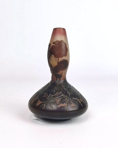 null Establishments GALLE.

Vase soliflore miniature with broad sides and bulging...