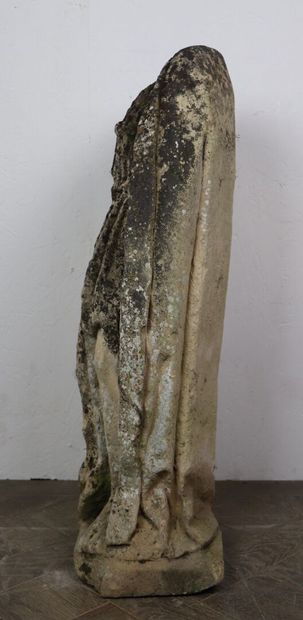null Sculpture en pierre figurant un saint, acéphale.

XVIIème siècle.

H_73 cm,...