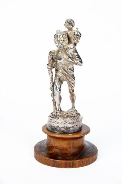 null CHRISTOFLE.

Saint Christophe.

Statuette mascotte en bronze ciselé et argenté,...