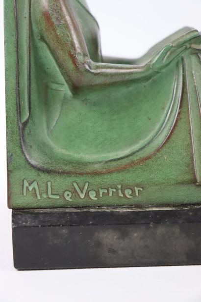 null Max LE VERRIER (1891-1973).

Paire de serre-livres « Moyen-Age ». 

Epreuves...