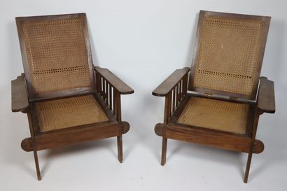null TRAVAIL COLONIAL.

Paire de fauteuils entièrement démontables en bois exotique...