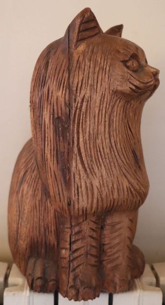 null Chat.

Sculpture contemporaine en bois.

H_31,5 cm
