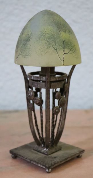 null ROBJ Paris.

Night light in wrought iron and glass decorated with trees.

Signed...