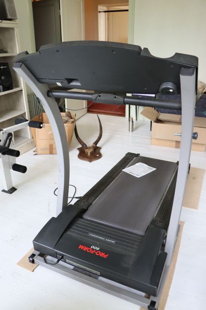 null Ifit Pro-form 600 Quiet Treadmill.

H_130 cm L_174 cm