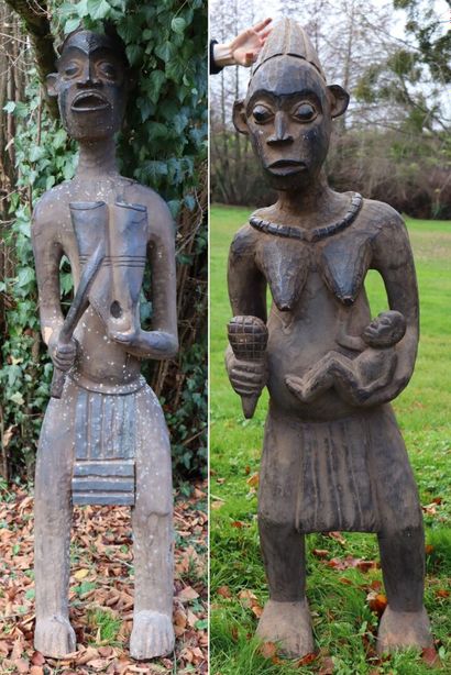 null AFRIQUE.

Couple.

Importante paire de statues en bois sculpté.

H_180 cm