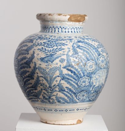null SPAIN, SEVILLE (?)

Important ovoid earthenware vase decorated in blue monochrome...