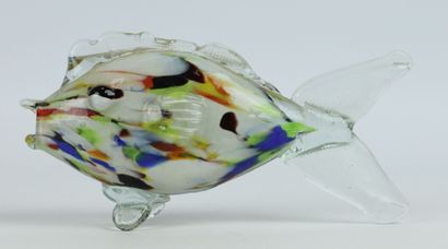 null MURANO et CLICHY.

Cheval et poissons en verre étiré coloré.

L_16,5 cm à 32,5...