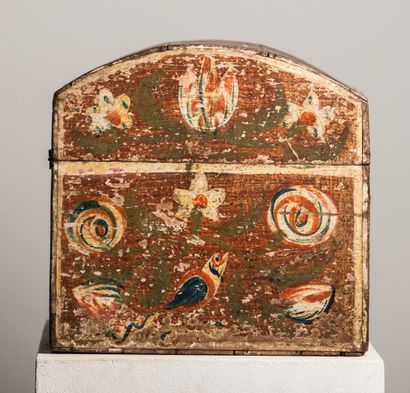 null Wooden wedding box with polychrome decoration.

Normandy, 19th century.

L_27...