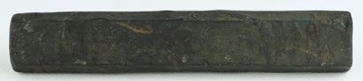null CHINA.

Ink stick decorated with dragons and calligraphies.

19th century.

L_14,7...