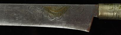 null Bishaq ottoman en métal repoussé et fer et fourreau.

L_37,2 cm