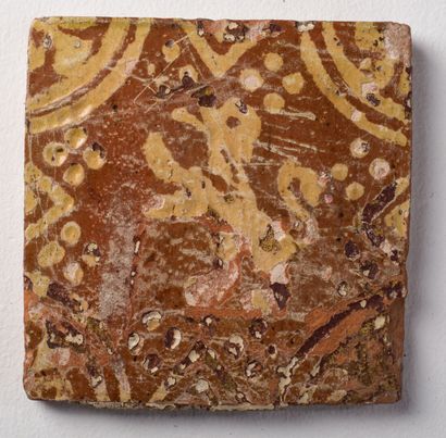 null NORTH of France.

Glazed earthenware tile decorated with a lion.

XVIIth century.

L_14,7...