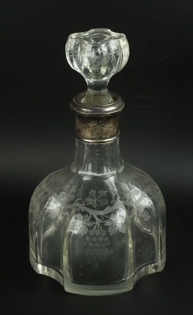 null Service with liqueur out of crystal with engraved decoration of vine branches.

It...