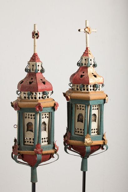 null Pair of procession lanterns in polychrome tinplate in the shape of a chapel...