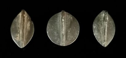 null Three bronze seals, medieval period.

L_3,4 cm and 3,7 cm