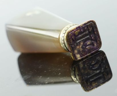 null Seal or cachet in agate and silver plated metal.

Engraved.

End of the XIXth...