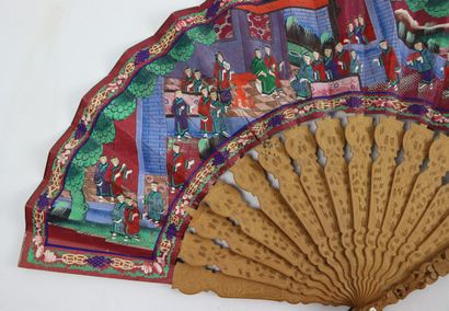 null CHINA, Canton.

Fan, the leaf decorated with gouache of court scenes.

The frame...