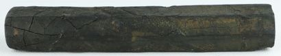 null CHINA.

Ink stick decorated with dragons and calligraphies.

19th century.

L_14,7...