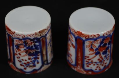 null JAPAN, Imari.

Collection of porcelain objects including two high necked vases,...