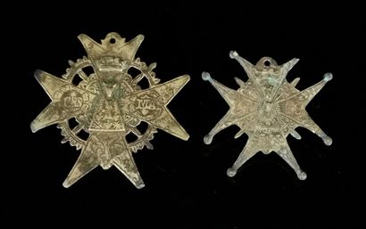 null Two pilgrim crosses of Our Lady of Liesse, in brass.

XVIIIth century.

H_7,7...