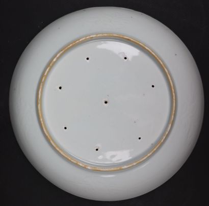 null CHINA.

Plate and cup in porcelain, the bottom said "sgraffiato". One with decoration...
