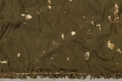null Judaic parochet in embroidered and decorated fabric.

H_104 cm L_60 cm