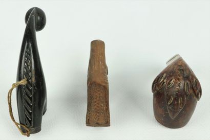 null Collection de neuf fourneaux de pipe en bois sculpté d'animaux et de personnages.

L_7...