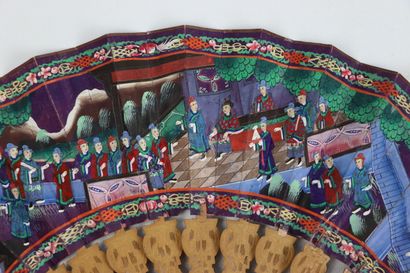 null CHINA, Canton.

Fan, the leaf decorated with gouache of court scenes.

The frame...