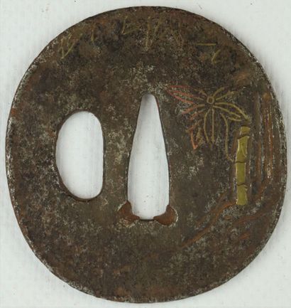 null JAPAN.

Iron tsuba with gilded bamboo decoration.

H_6,1 cm L_5,2 cm