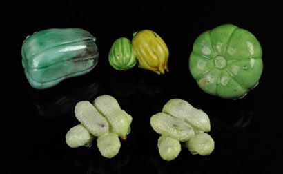 null CHINE.

Collection de fruits et légumes miniatures en porcelaine polychrome.

L_4,5...