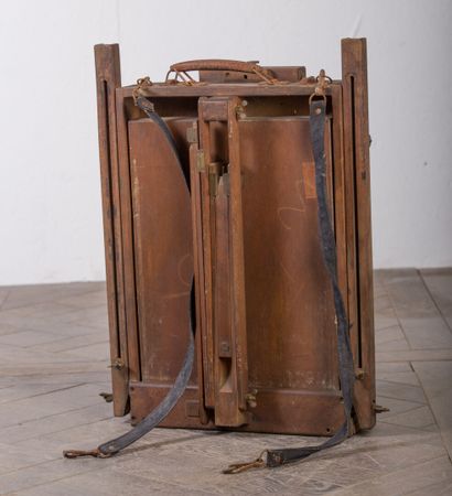 null Portable painter's easel in wood.

About 1900-1920.

H_55 cm W_38 cm D_15 c...